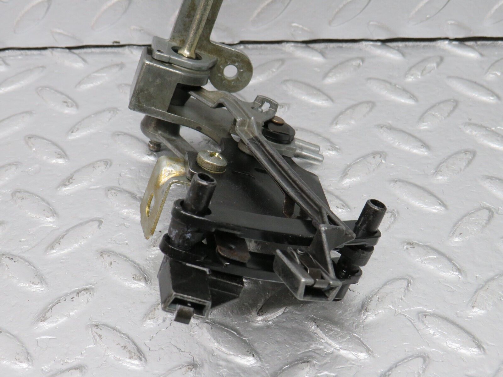 39882 Mercedes-Benz R107 350SL Heater Control Mechanism