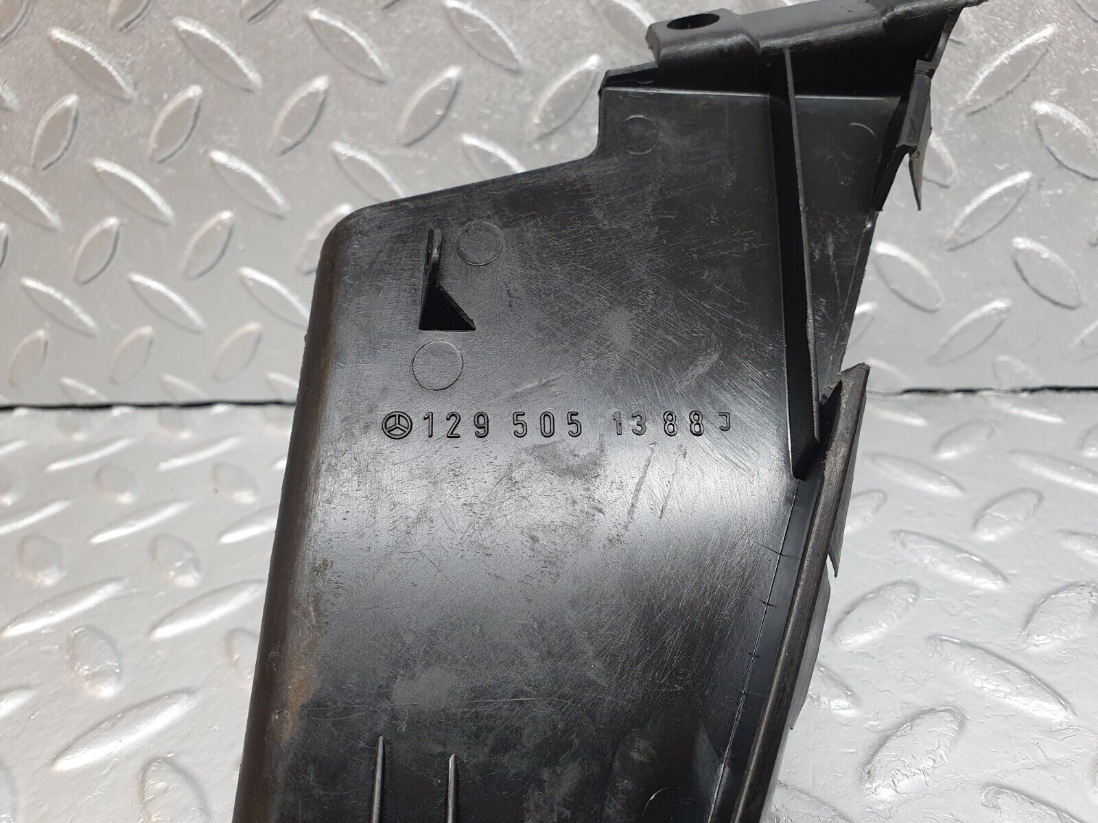 42353 Mercedes-Benz R129 320SL Coupe Radiator Fan Shroud Cover 1295051388 1295051788