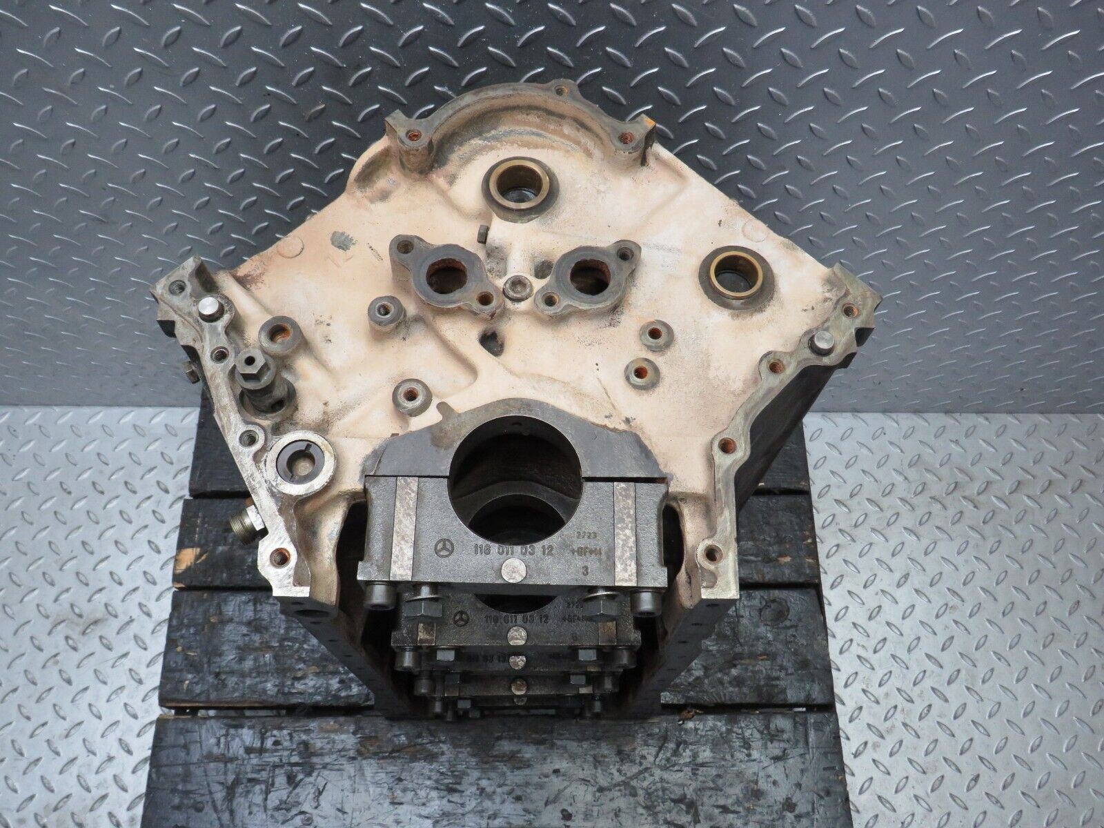 39979 Mercedes-Benz R107 350SL Engine Block 116.984 1160110801