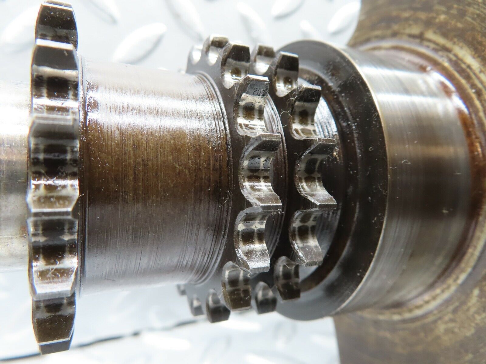 20764 Mercedes-Benz R107 450SL Crankshaft 1170310701