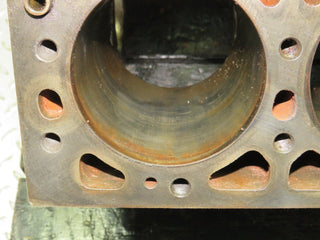 32967 Mercedes-Benz C107 R107 350 V8 Engine Block M116.982 1160110601