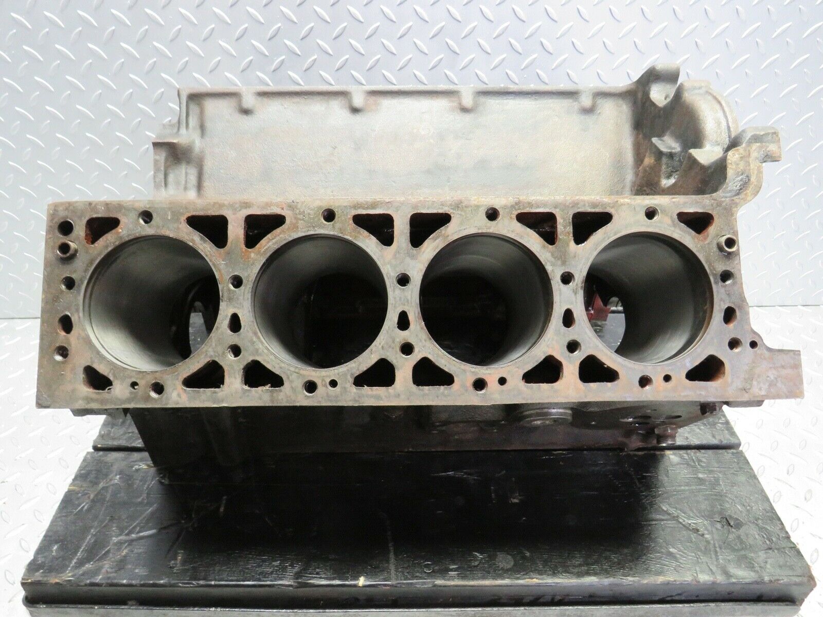 21954 Mercedes-Benz R107 450SL Engine Block M117.982 1170110401