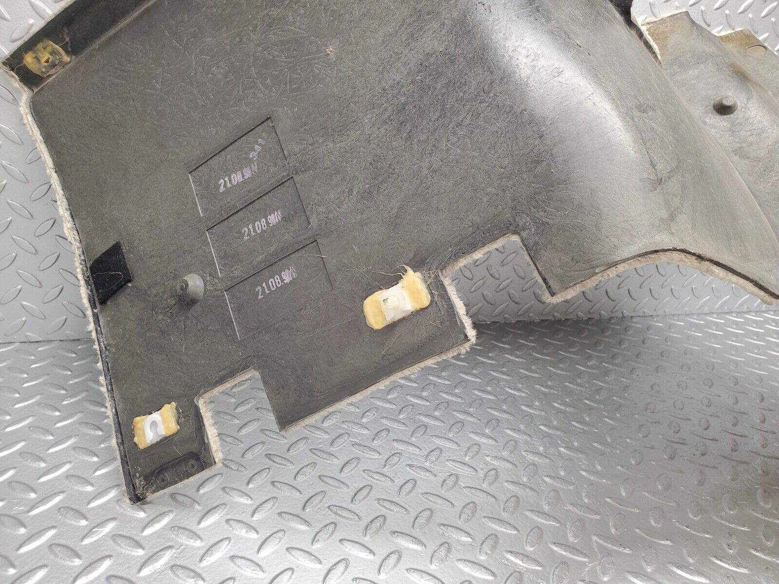 46985 Mercedes-Benz R129 320SL Coupe Rear Right Wall Carpet Beige