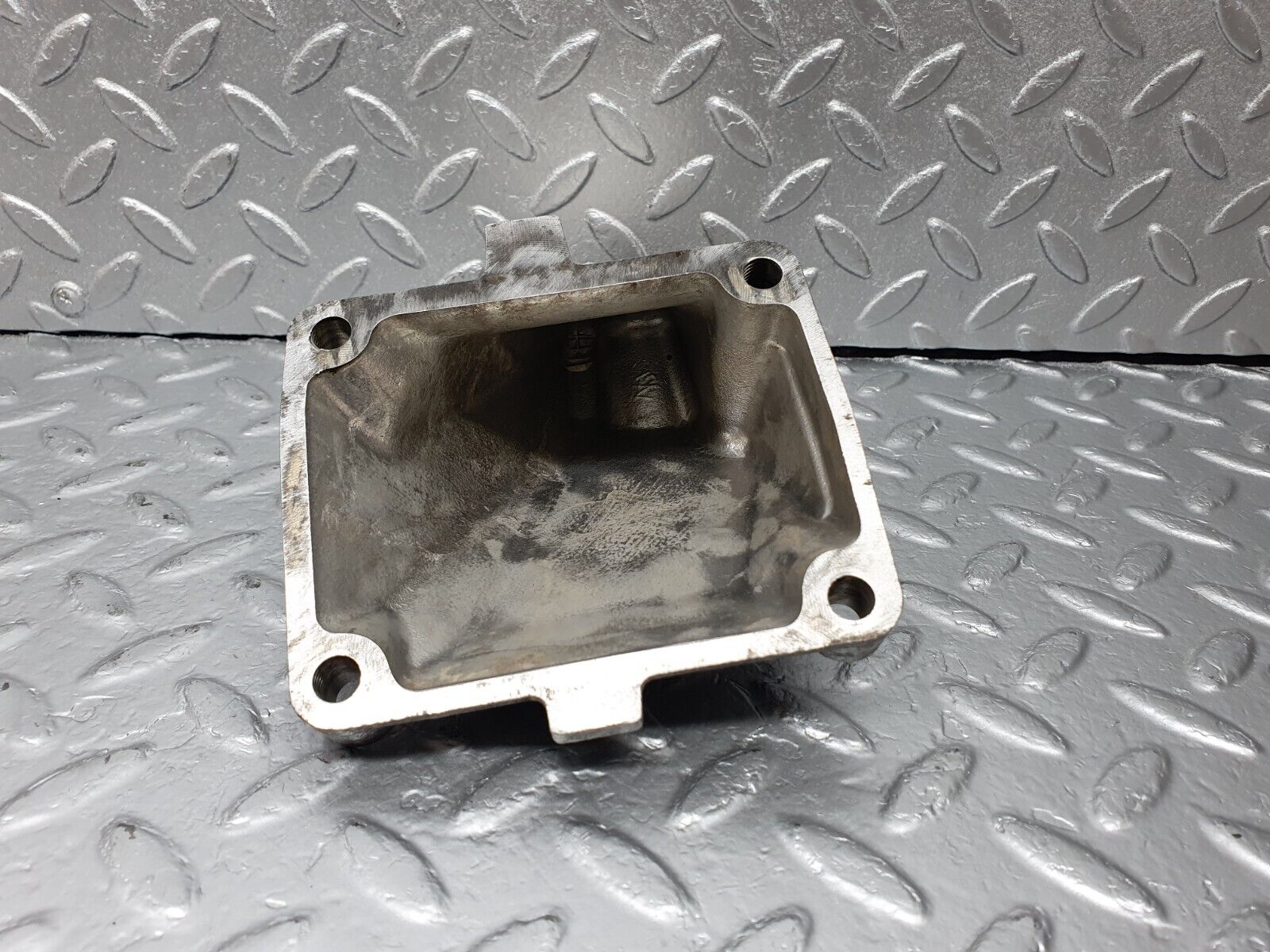 42308 Mercedes-Benz R129 320SL Coupe Engine Mount Bracket Left 1042230404