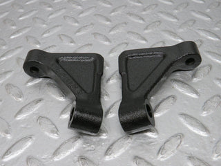 32757 Mercedes-Benz C107 R107 350 V8 Engine Mount Bracket Pair 1160110895 1160110995