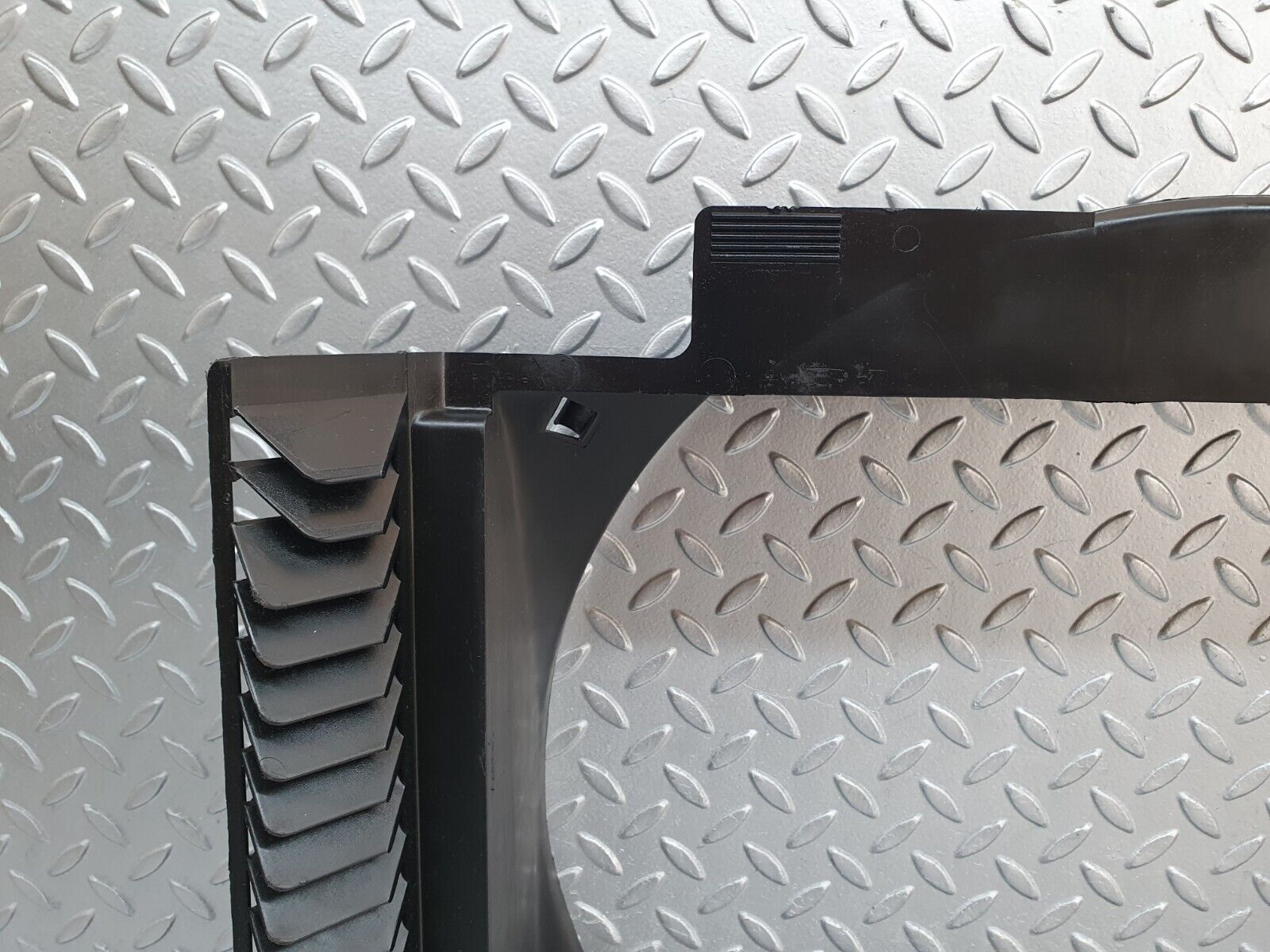 44124 Mercedes-Benz C123 230CE Coupe Radiator Fan Shroud Cover 1235052055