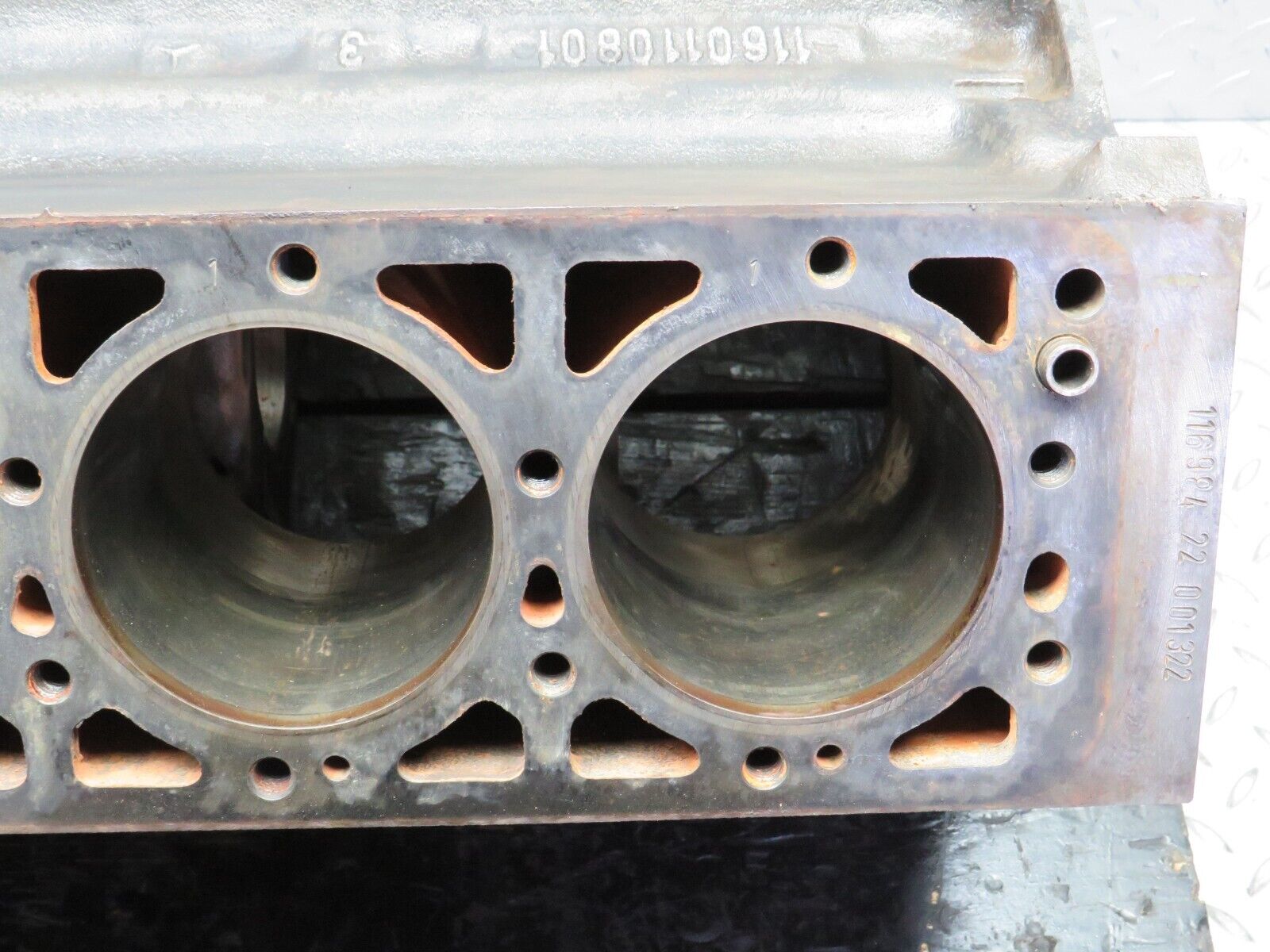 39979 Mercedes-Benz R107 350SL Engine Block 116.984 1160110801