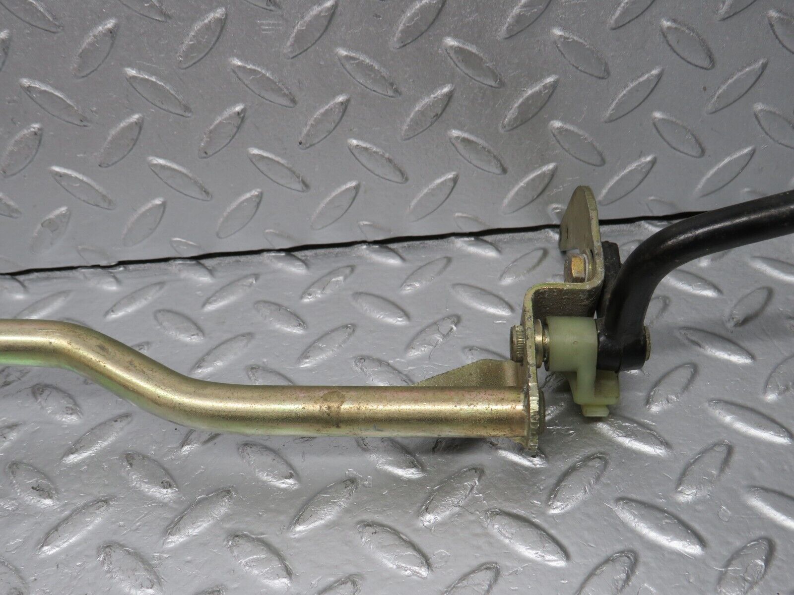 39215 Mercedes-Benz R107 500SL Accelerator Pedal Linkage