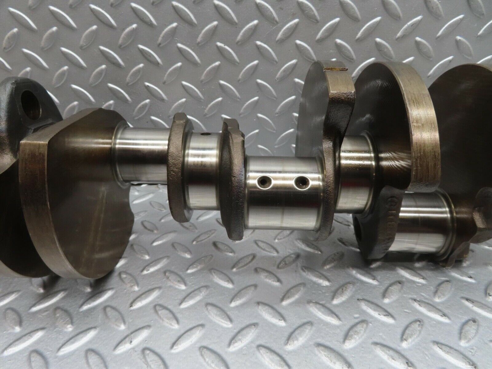 13761 Mercedes-Benz R107 450SL Crankshaft 1170310801