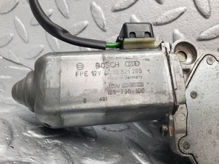 46136 Mercedes-Benz W124 Front Right Window Regulator Motor 0130821285