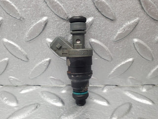W124 fuel injector used OEM