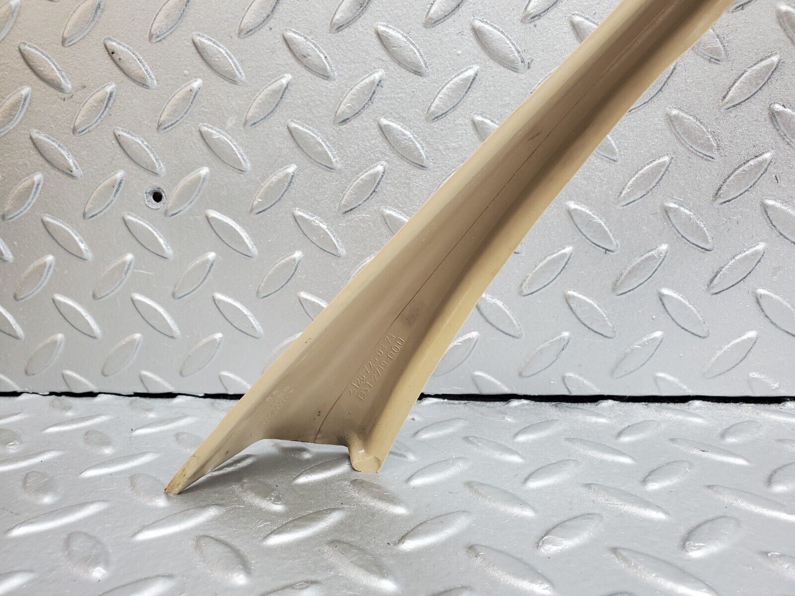 45861 Mercedes-Benz W126 420SE Front Left Door Window Frame Cover 1267250371