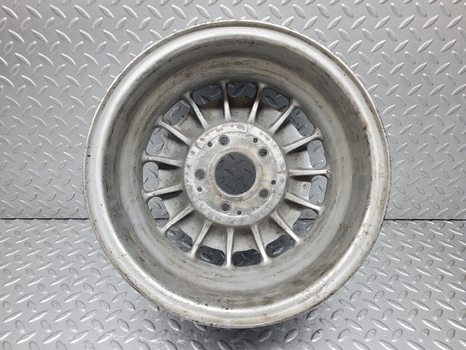 44557 Mercedes-Benz W123 Alloy Wheel Mexican Hat 6Jx14H2 ET30 1264001902