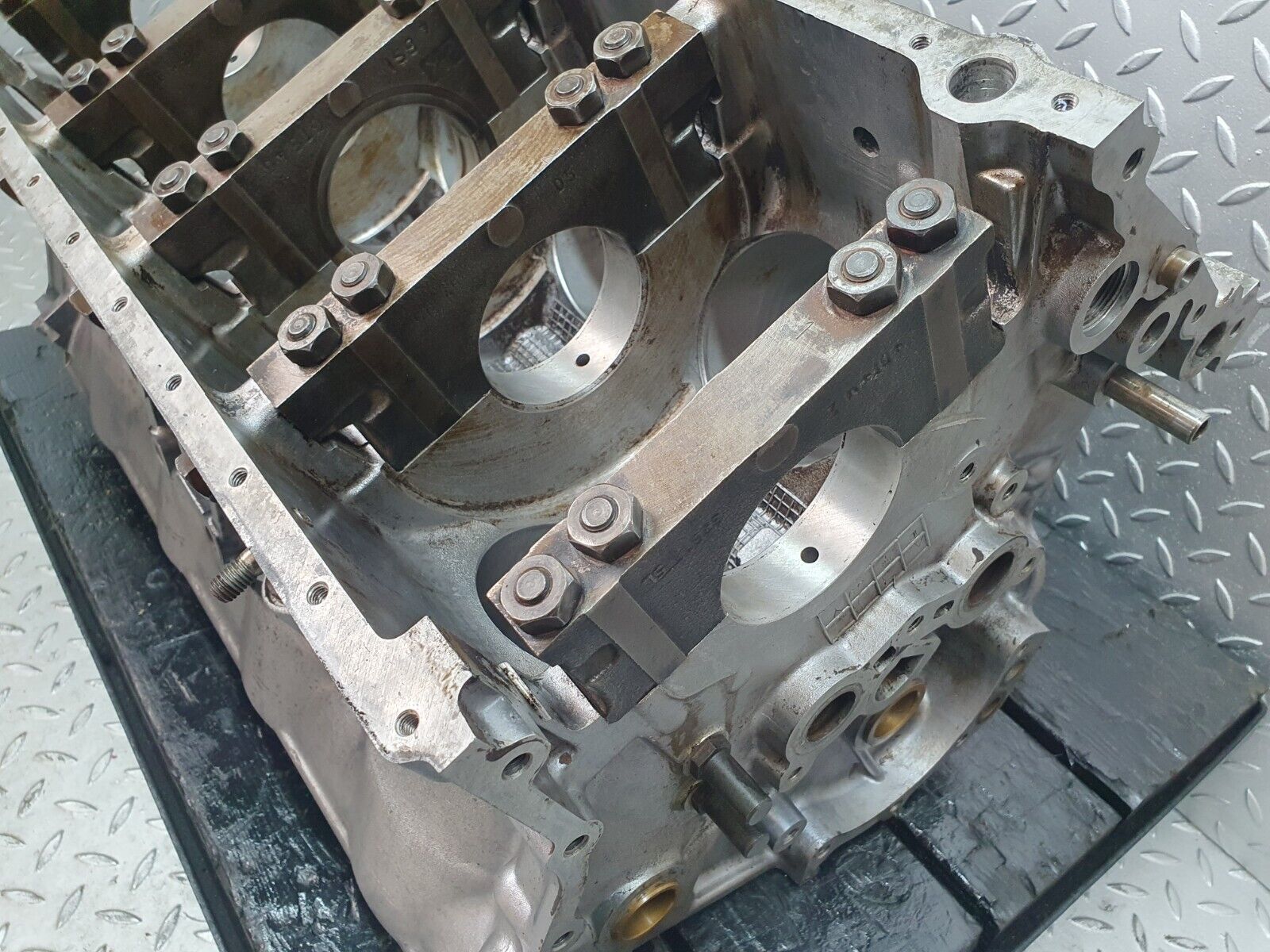 43842 Mercedes-Benz C126 380SEC Coupe Engine Block 116.963 1160111201