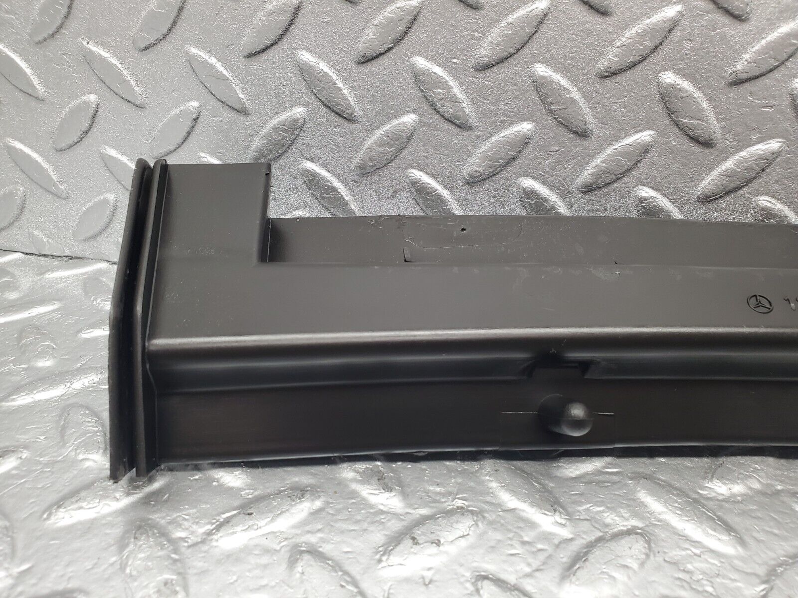46892 Mercedes-Benz R129 320SL Coupe Windscreen Drain Channel Left Side 1298310536
