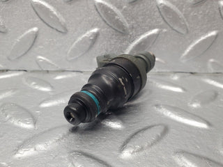 W124 fuel injector used OEM