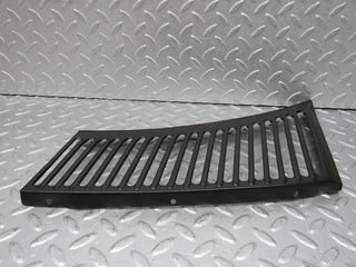 40081 Mercedes-Benz R107 350SL Air Intake Grill Left Side