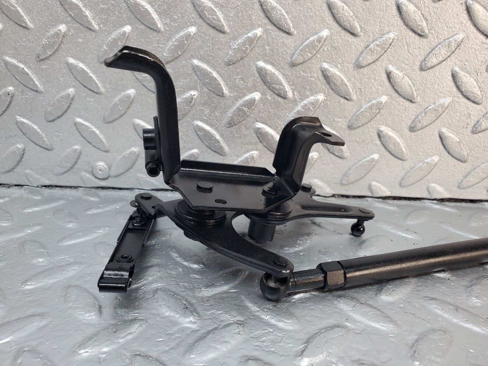 45935 Mercedes-Benz W126 420SE Throttle Linkage