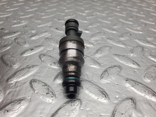 W124 Cabriolet fuel injector used OEM