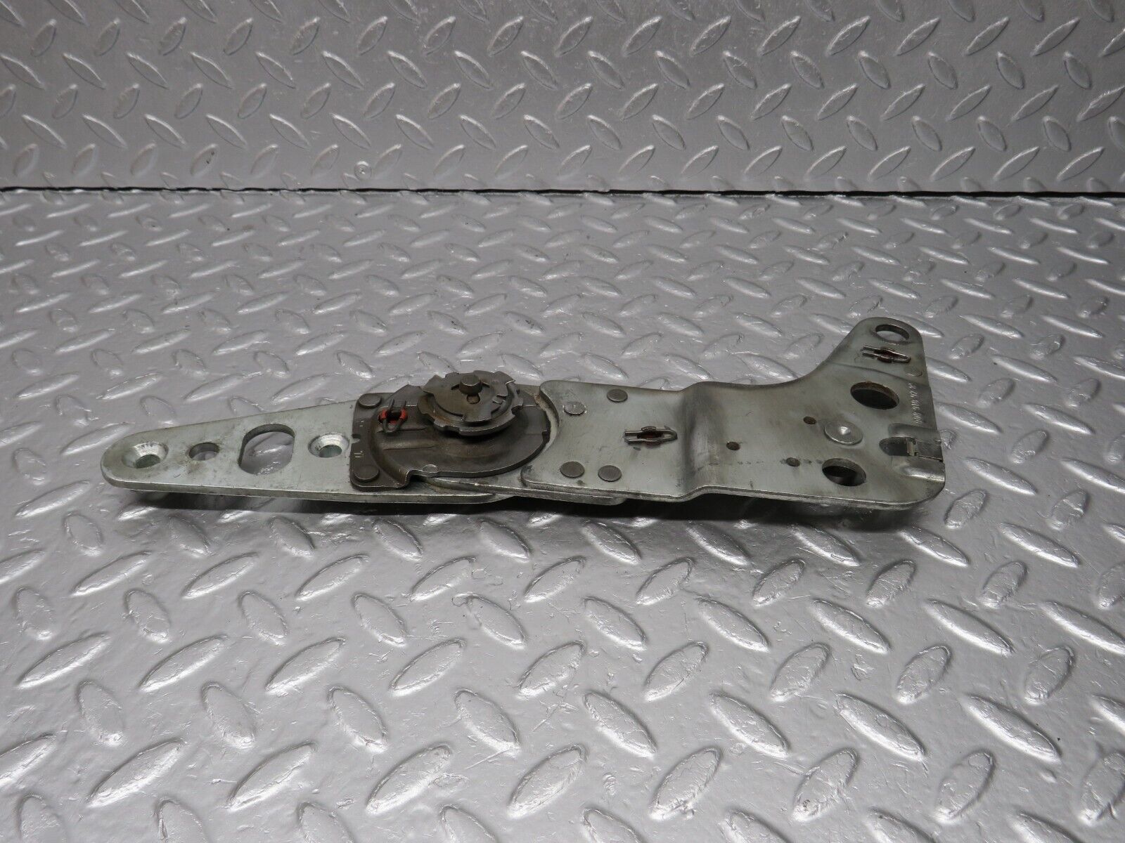 40015 Mercedes-Benz R107 350SL Front Right Seat Hinge 0009109285