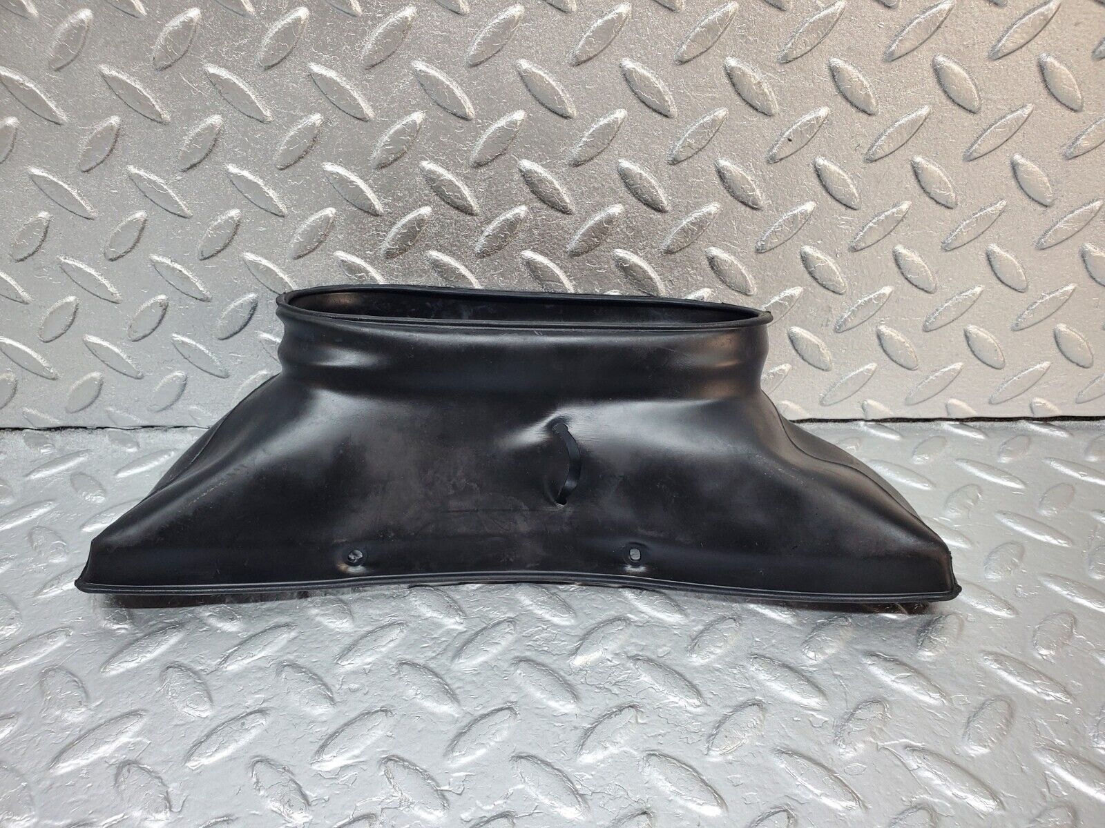 45933 Mercedes-Benz W126 420SE Heating Duct Rubber 1268320088