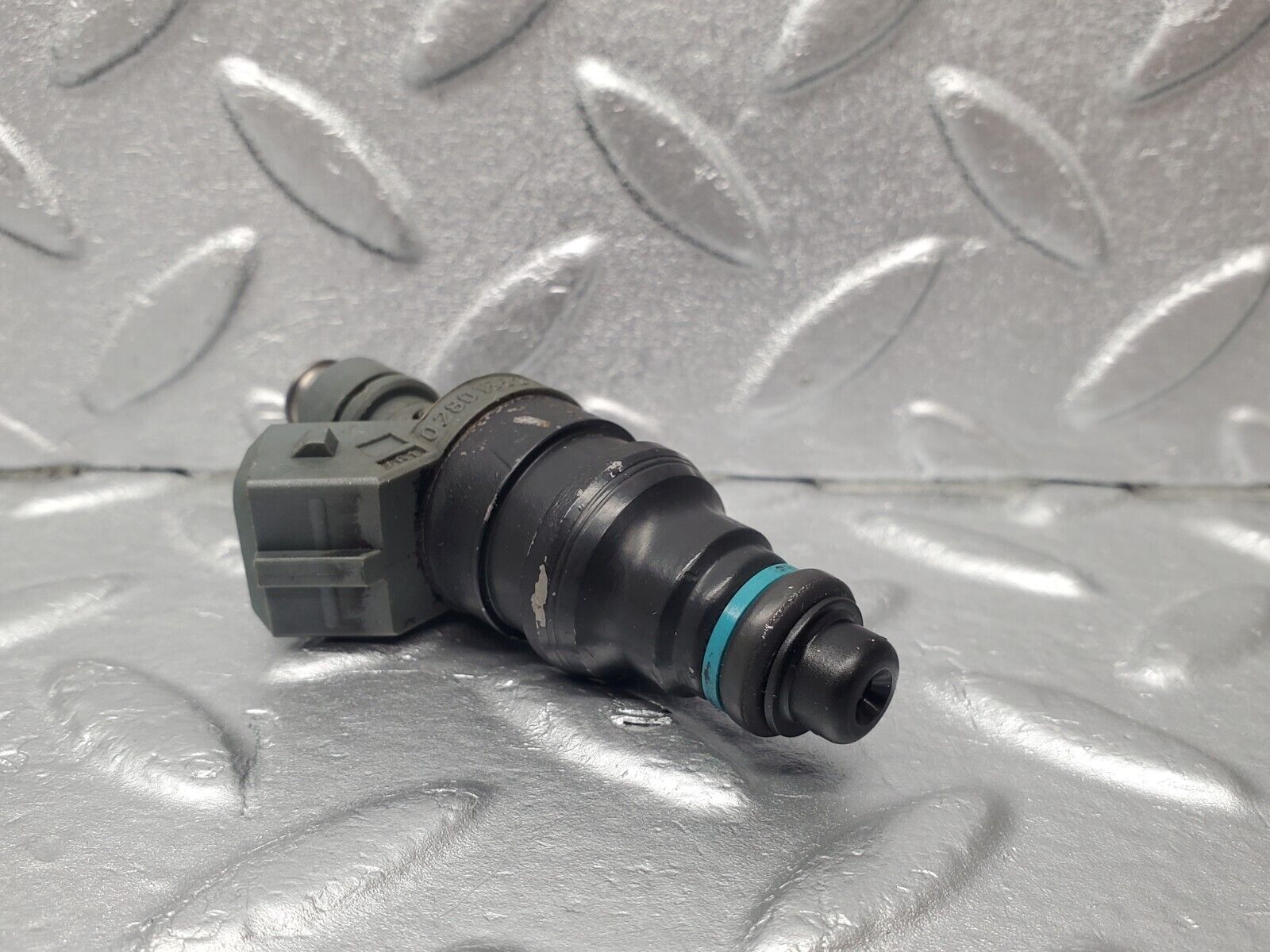 46240 Mercedes-Benz W124 280E Fuel Injector Bosch 0280155209 0000787323