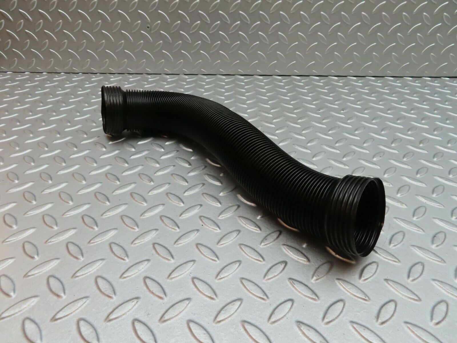 4985 Mercedes-Benz R107 350SL Ventilation Pipe