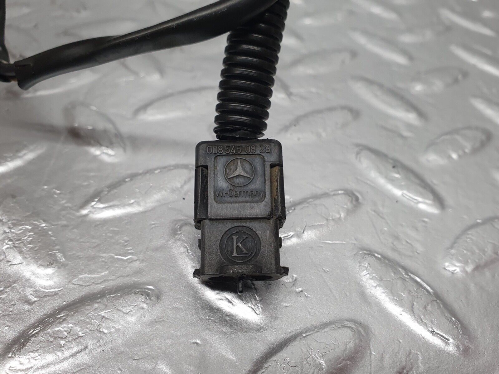 42996 Mercedes-Benz W201 190  Wire Cable Connector 0085450828 0095451428