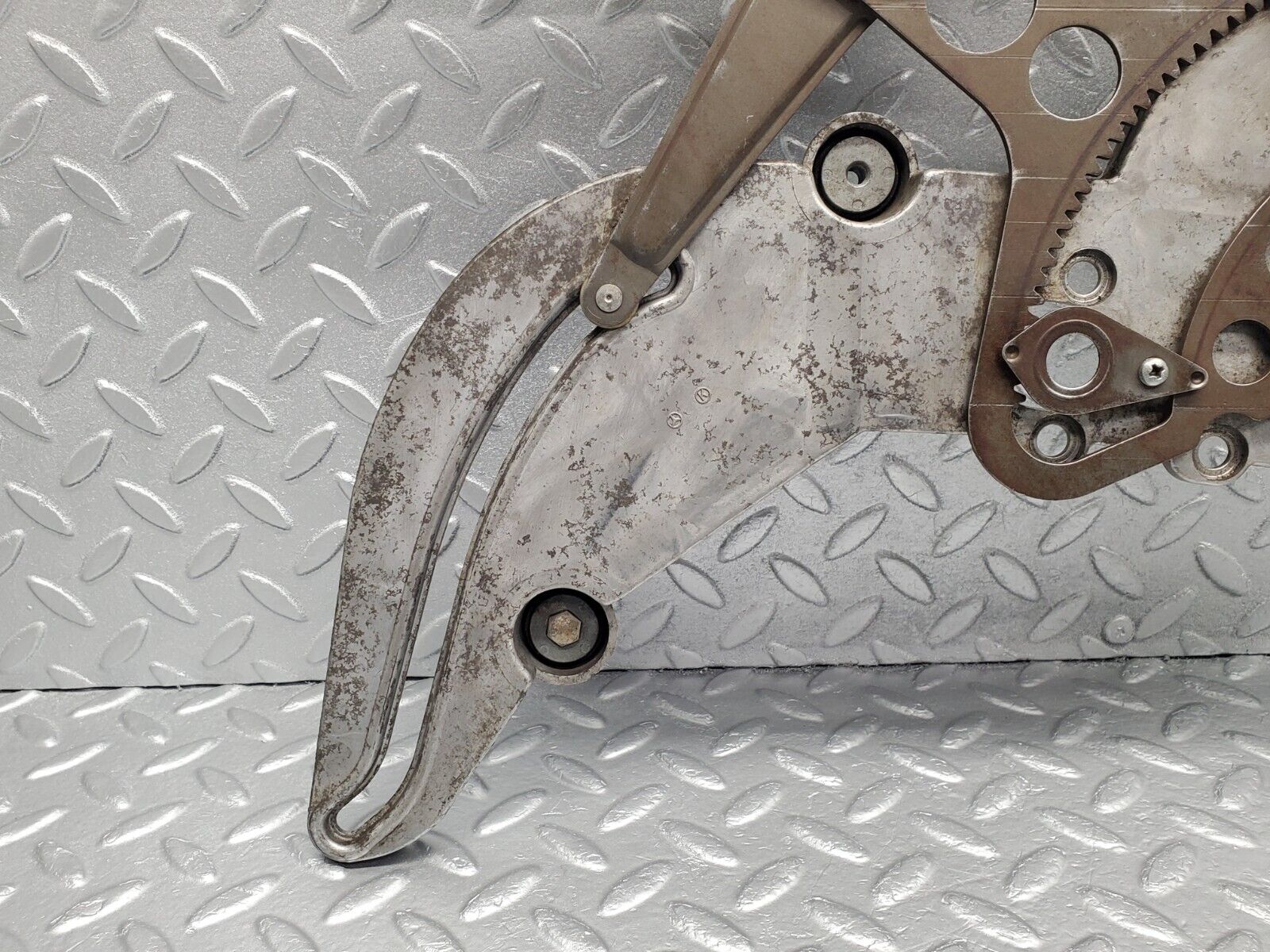 44051690