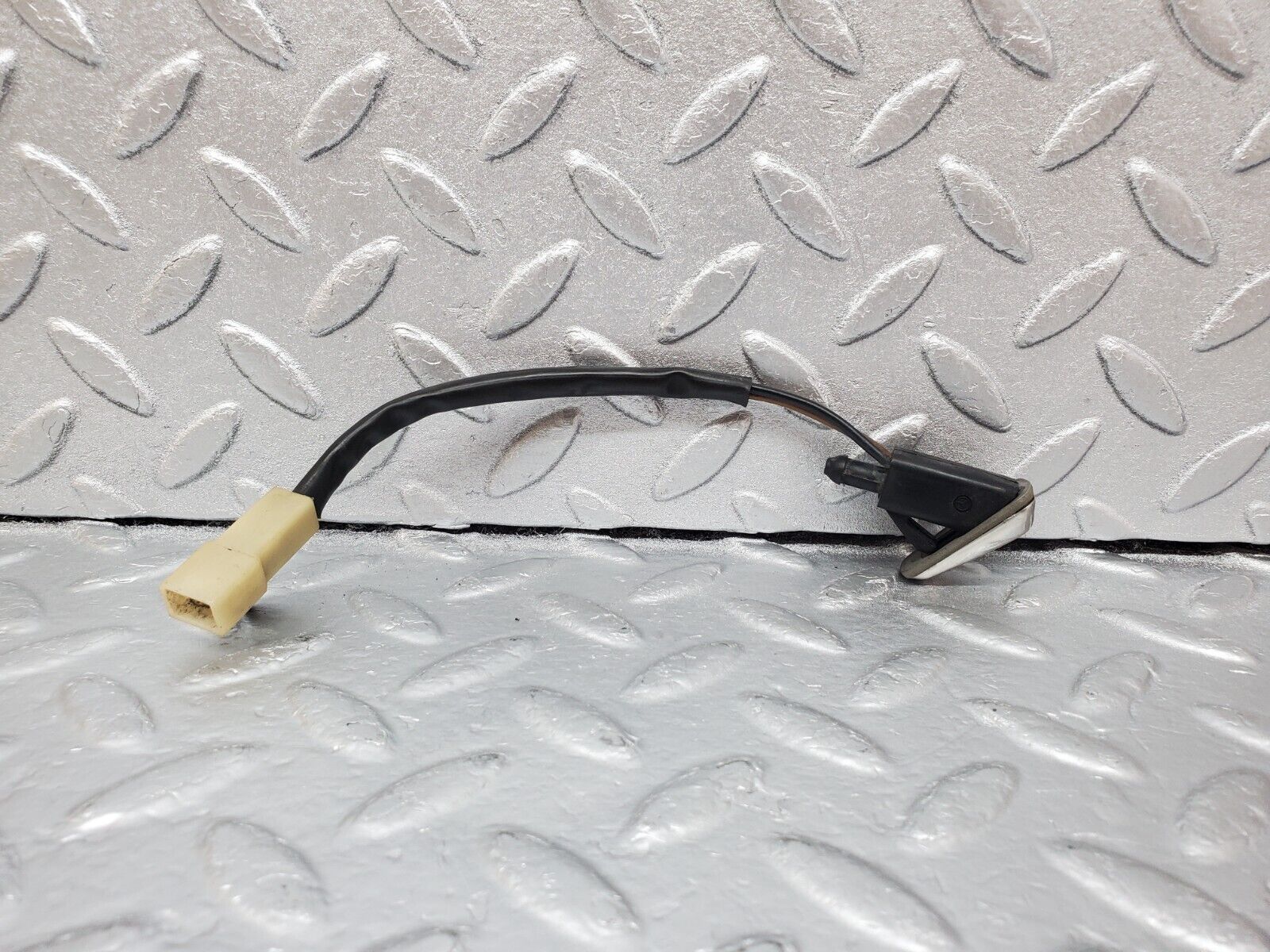 45730 Mercedes-Benz W126 420SE Windscreen Washer Nozzle