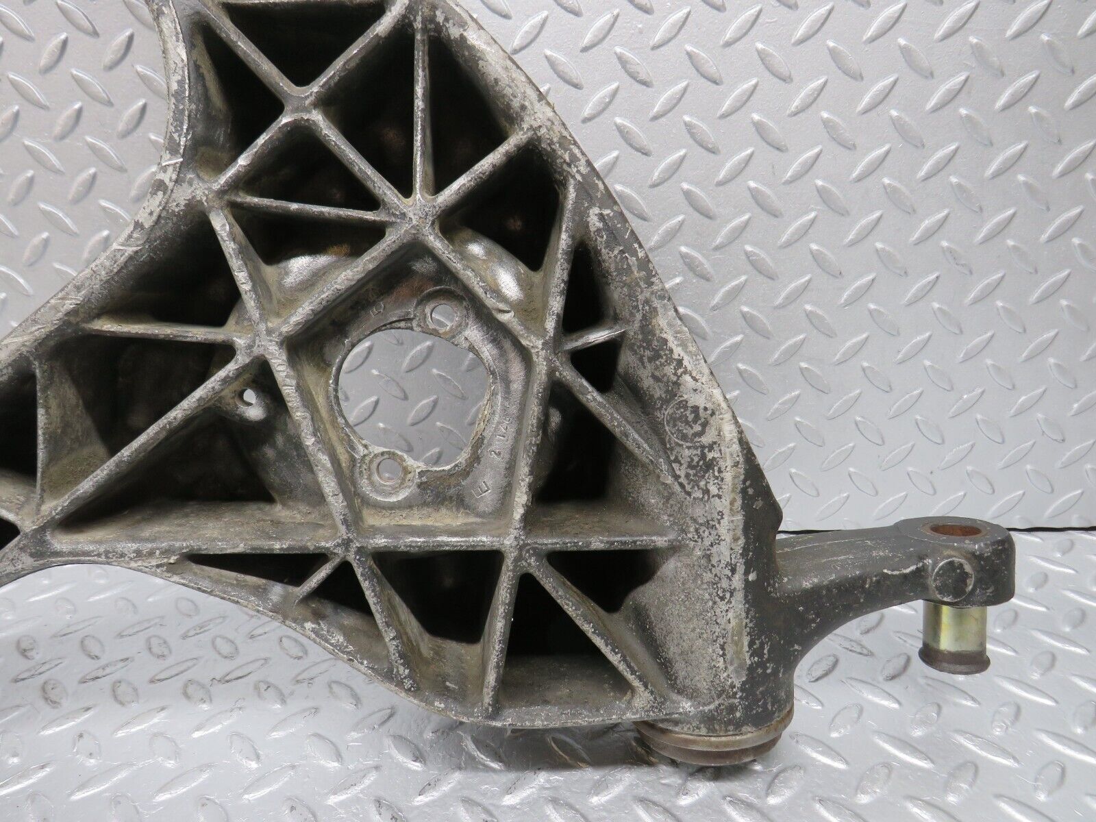 39312 Mercedes-Benz R107 500SL Trailing Arm Control Arm Rear Right 1263520504