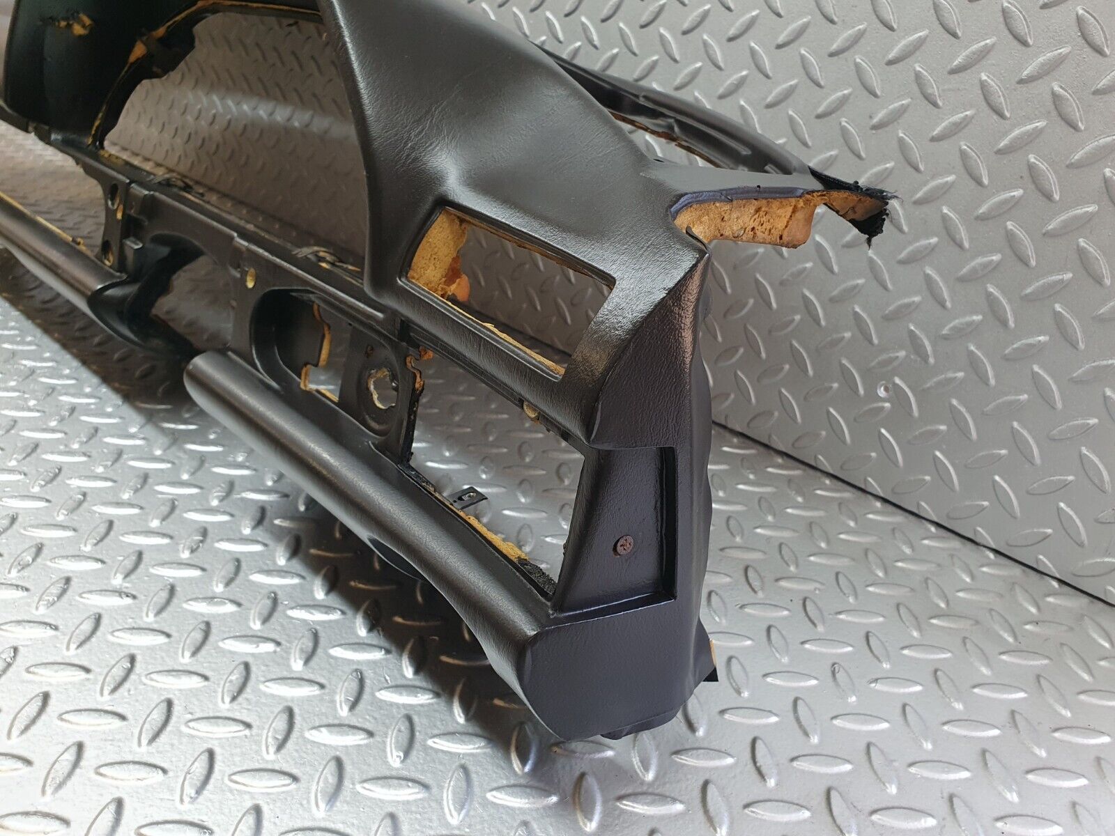 43733 Mercedes-Benz C126 380SEC Coupe Dashboard Black