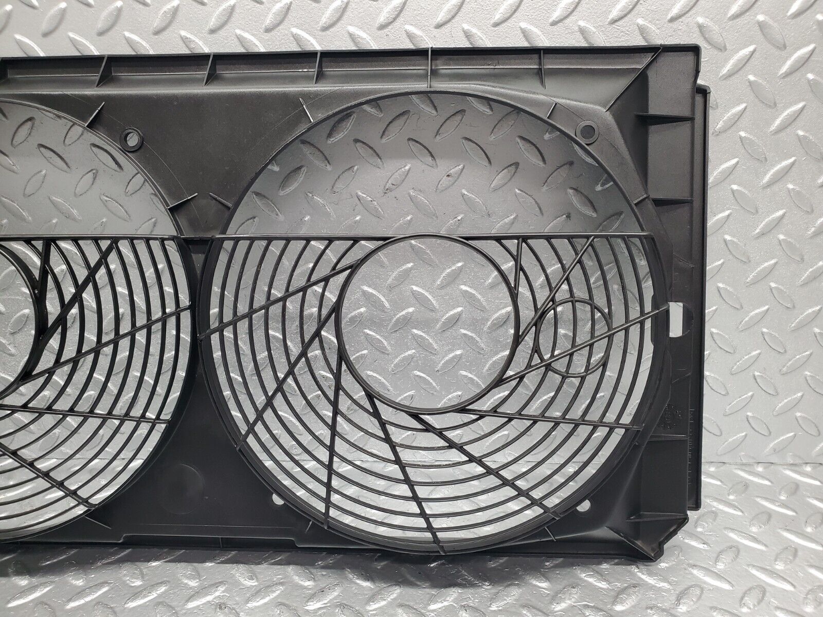 46735 Mercedes-Benz R129 320SL Coupe Radiator Fan Shroud Cover 1295051055