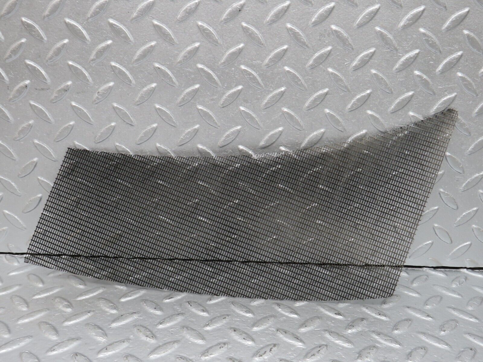 40081 Mercedes-Benz R107 350SL Air Intake Grill Left Side