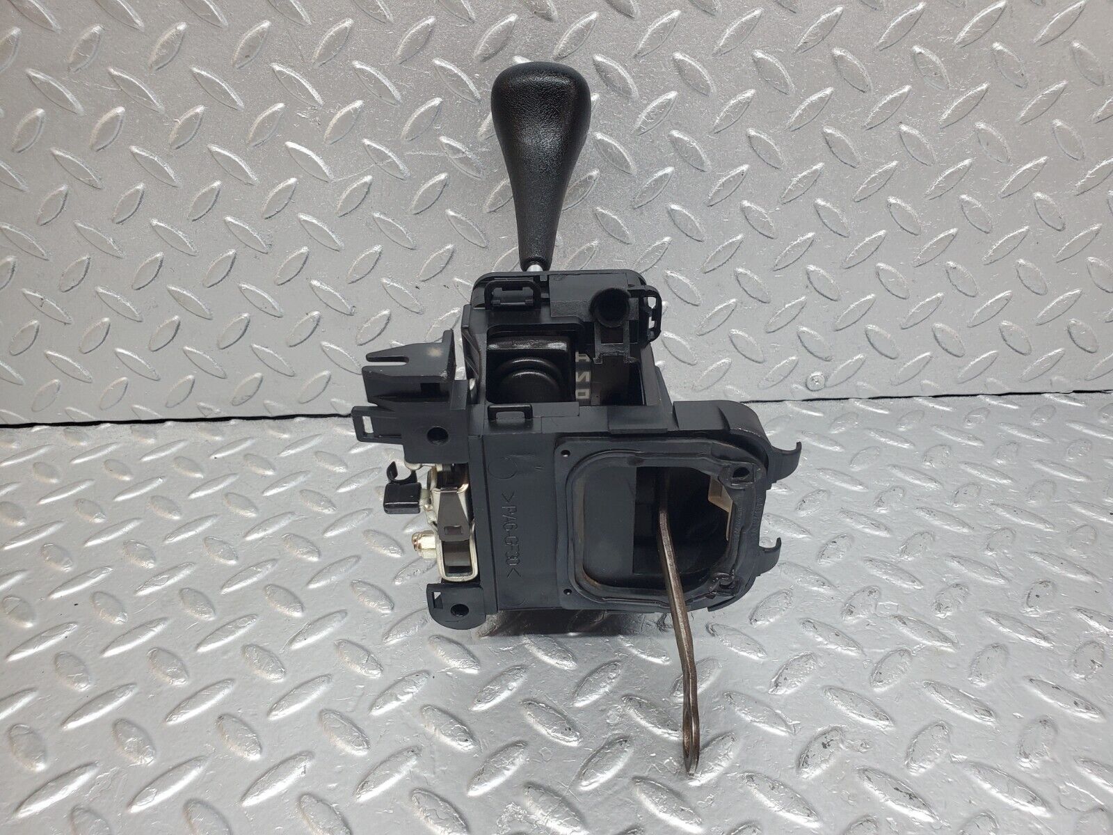 44784 Mercedes-Benz W124 220E Automatic Gear Selector 1292670637 2012670480