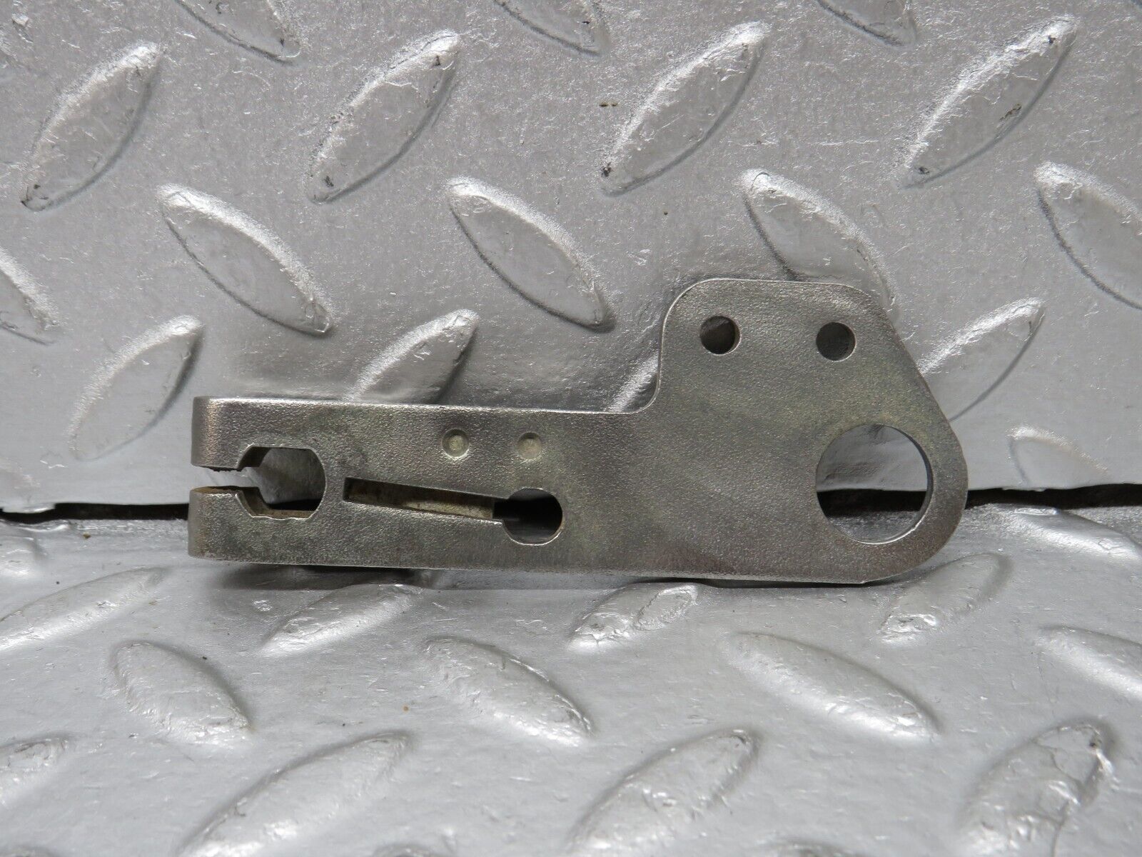 39317 Mercedes-Benz R107 500SL Automatic Gearbox Linkage Bracket