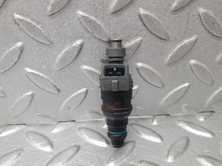 W124 fuel injector used OEM