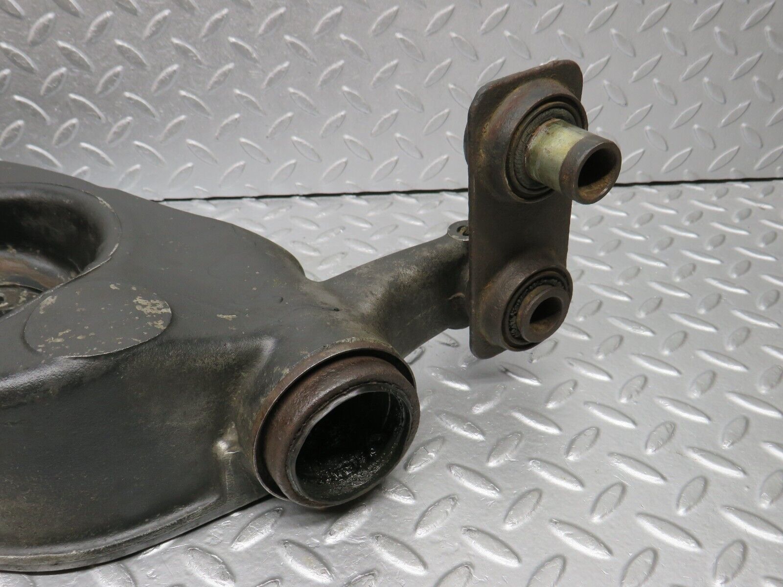 39313 Mercedes-Benz R107 500SL Trailing Arm Control Arm Rear Left 1263520404