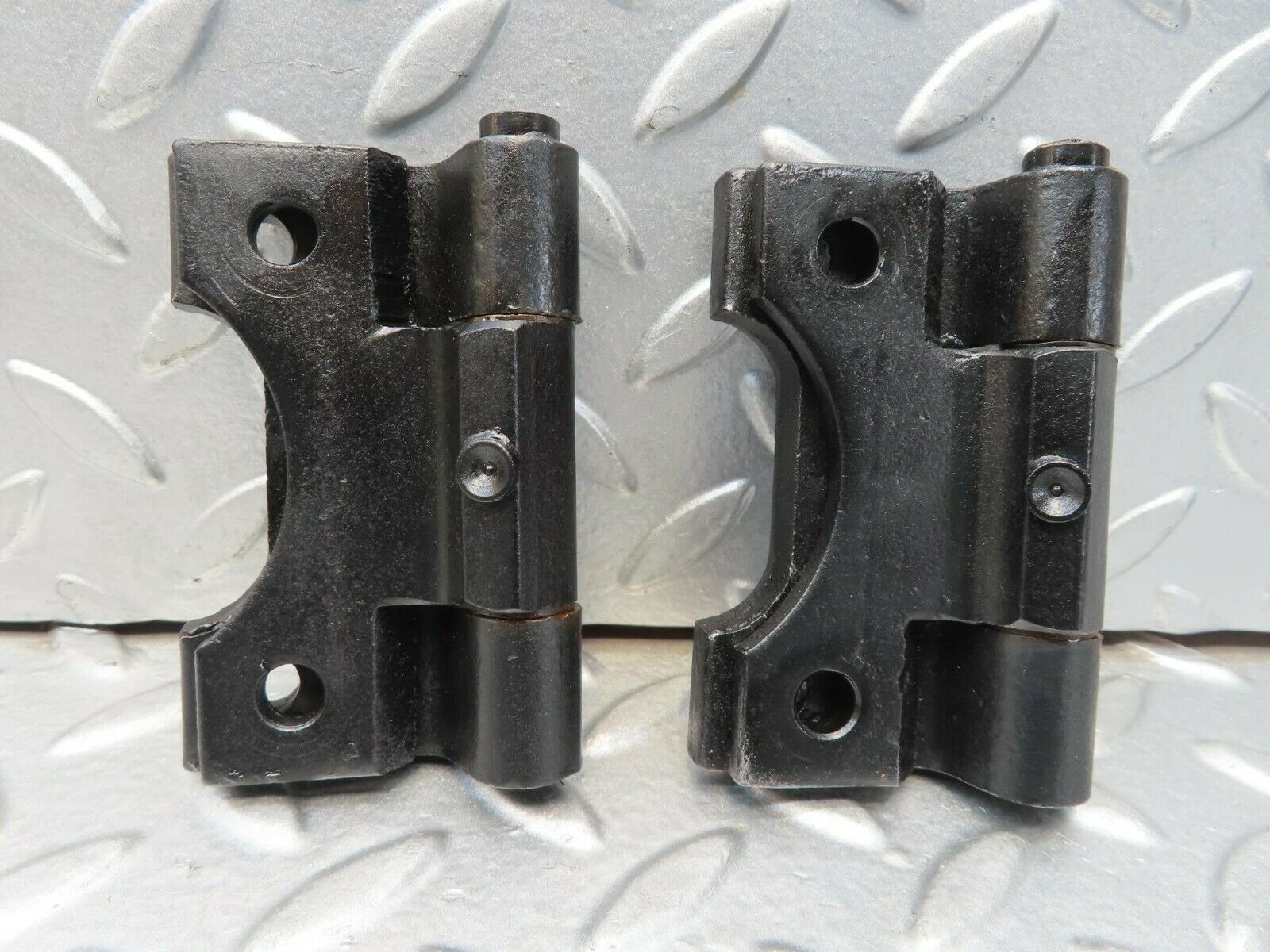 15577 Mercedes-Benz R107 450SL Left Door Hinges Right Pair
