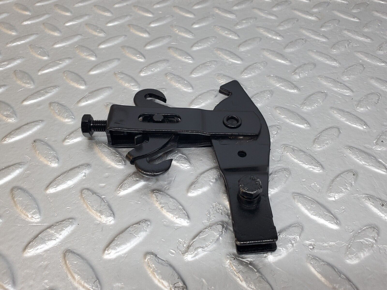 44695 Mercedes-Benz W124 220E Handbrake Adjusting Handbrake Regulator