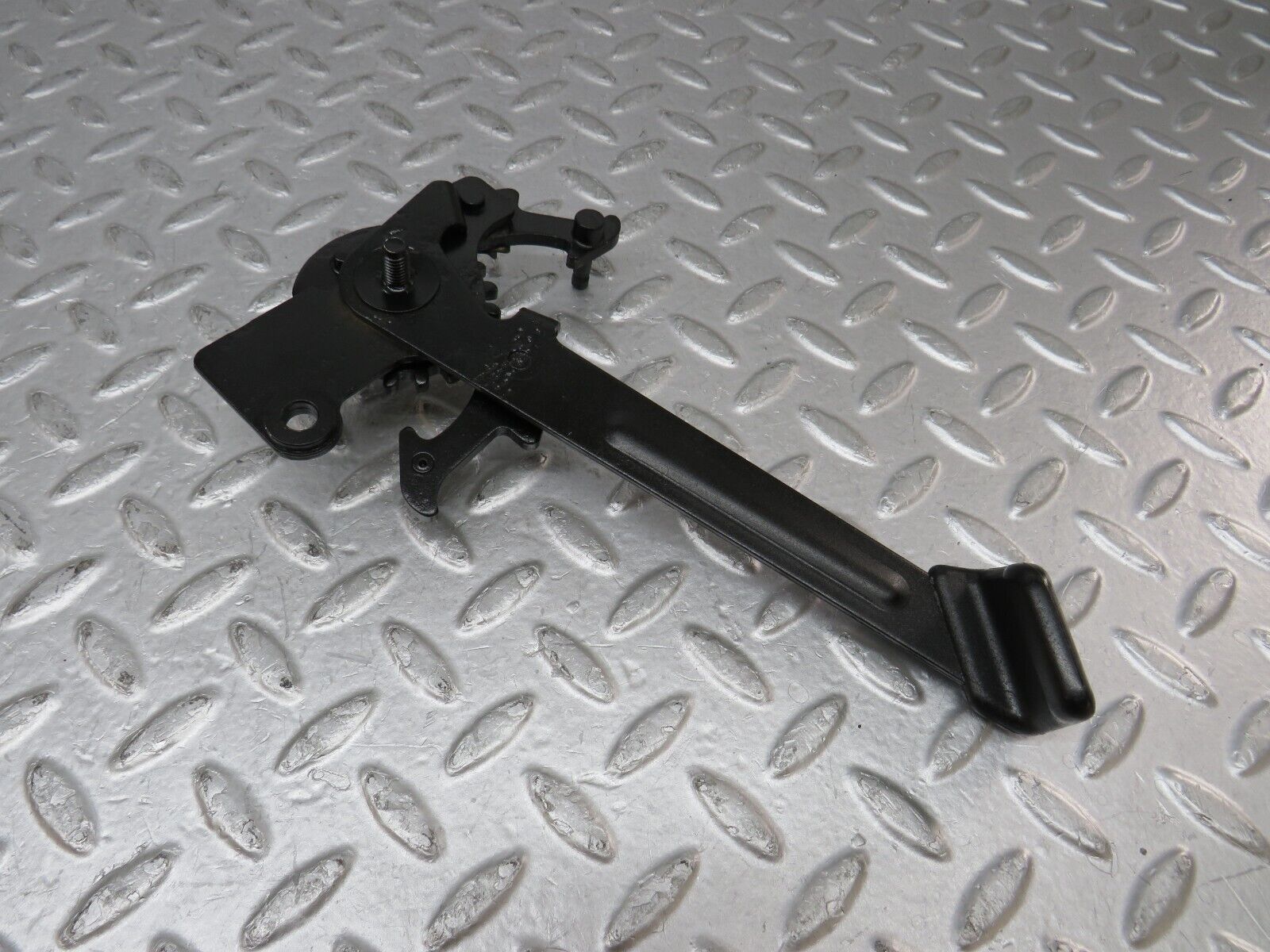 35451 Mercedes-Benz R107 280SL Front Left Seat Holding Mechanism