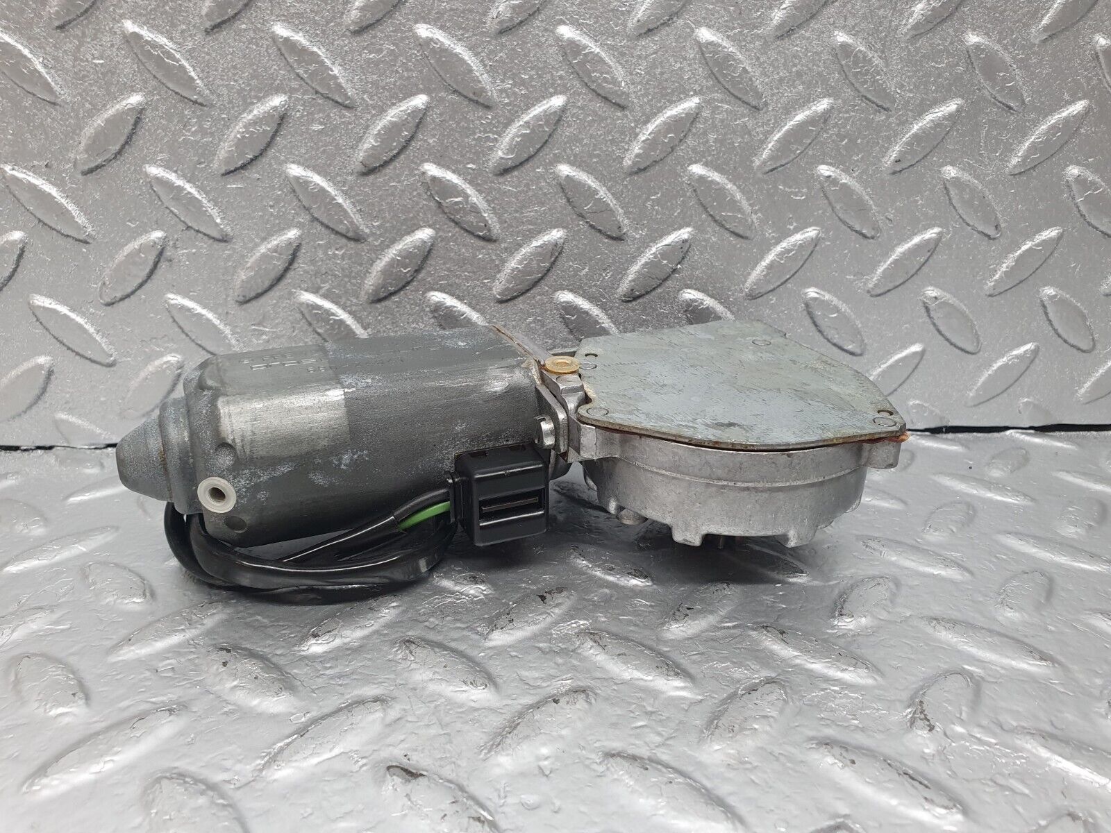 43650 Mercedes-Benz C126 380SEC Coupe Right Door Power Window Regulator Motor Bosch