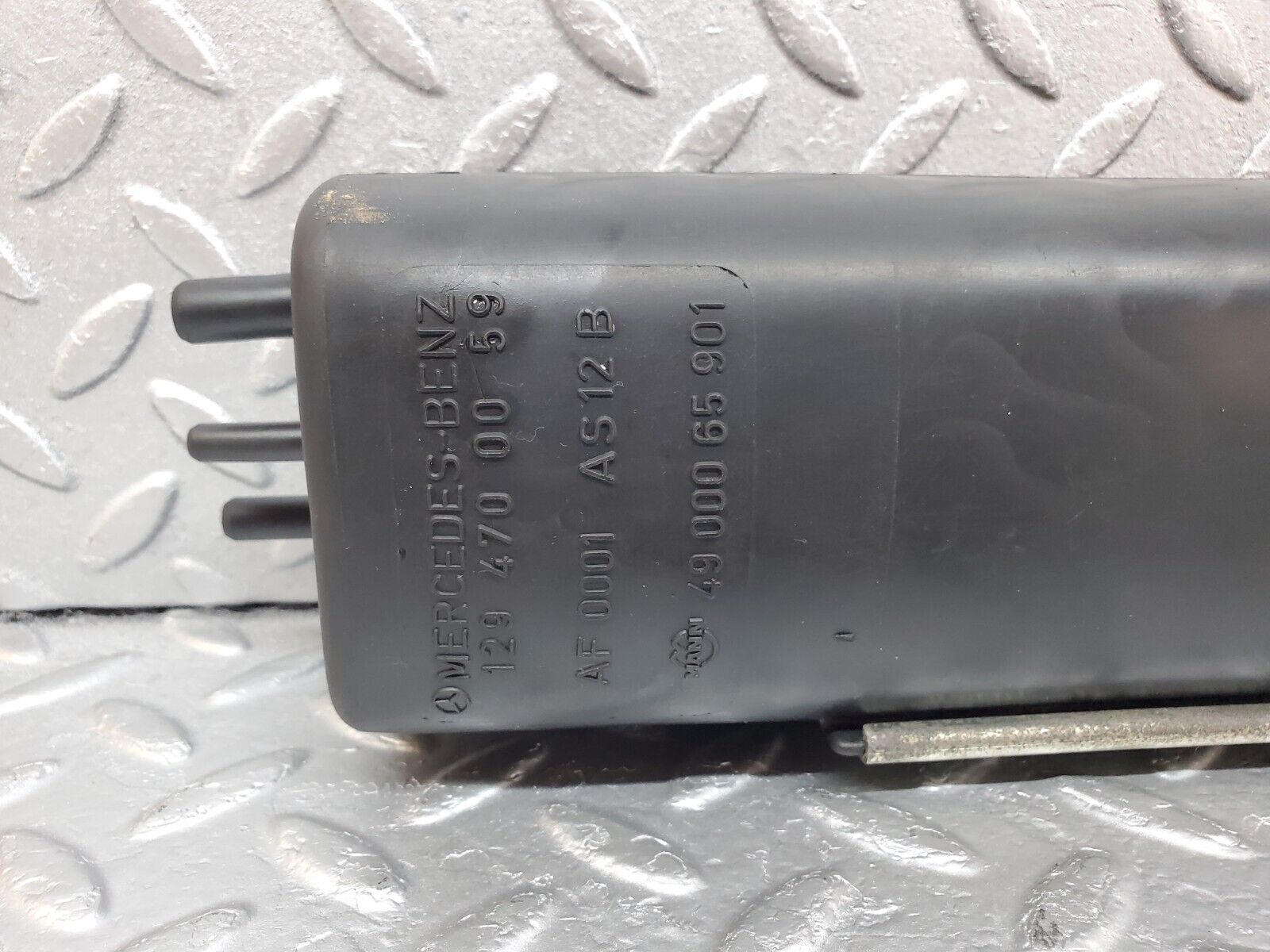 45193 Mercedes-Benz R129 300SL Coupe Fuel Vapor Charcoal Canister 1294700059