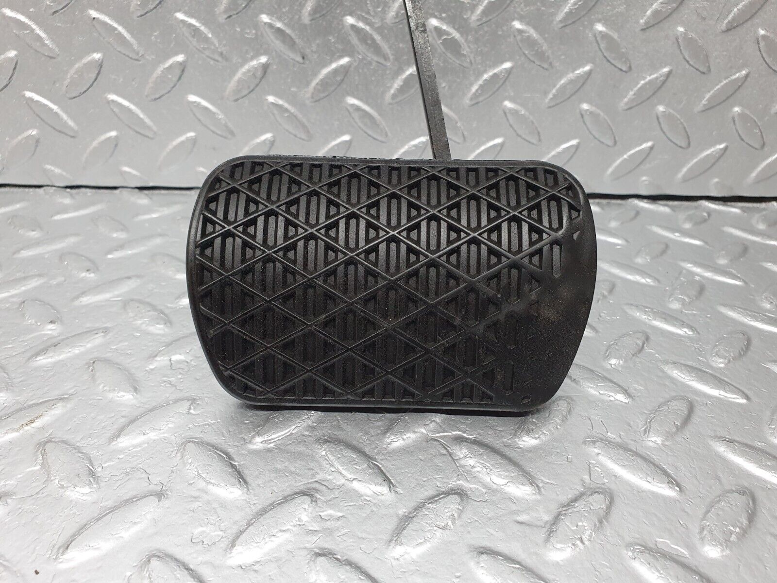 41967 Mercedes-Benz W202 C200 Brake Pedal With Rubber 1232910082