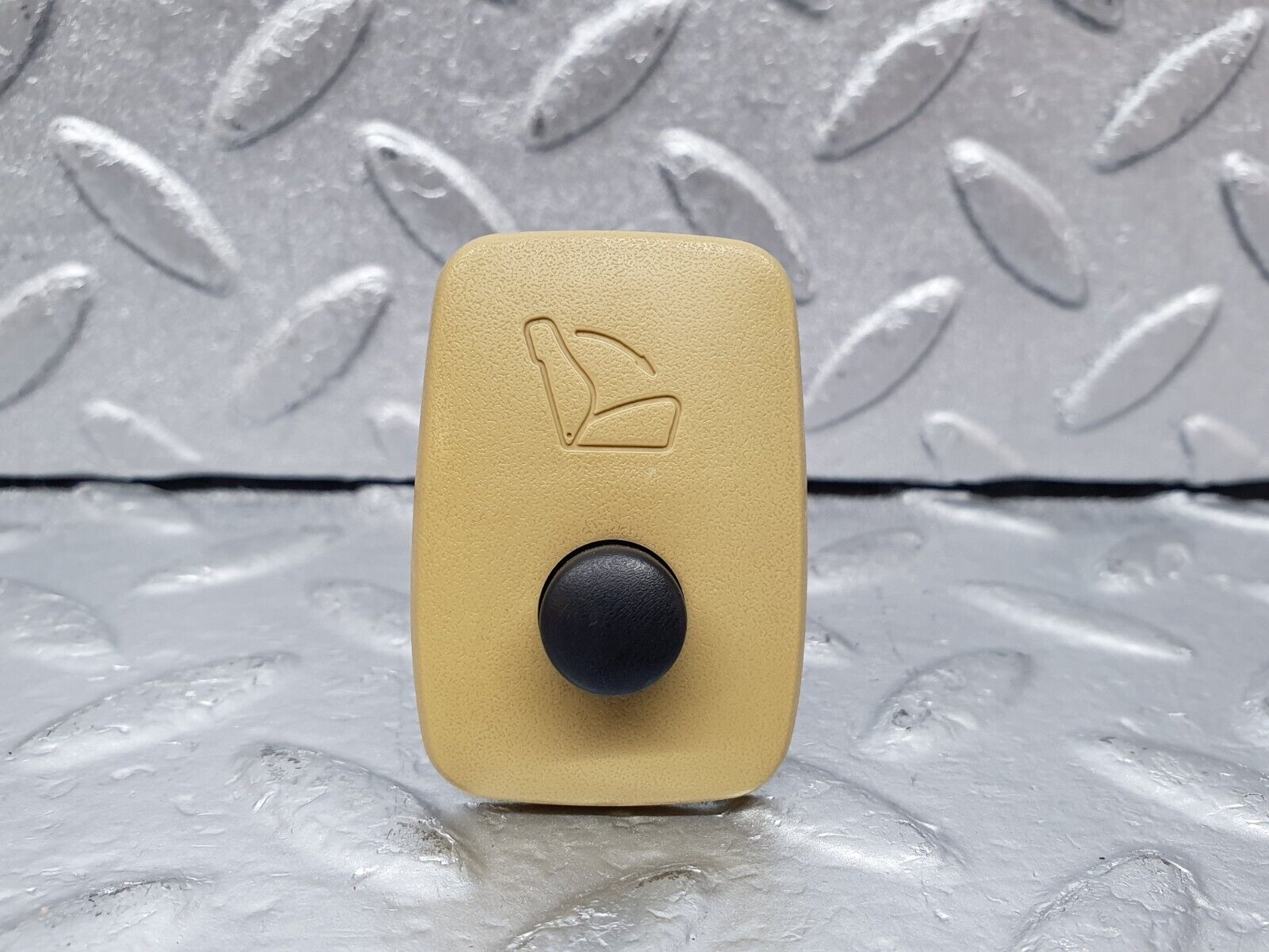 44082 Mercedes-Benz C123 230CE Coupe Front Right Seat Folding Button