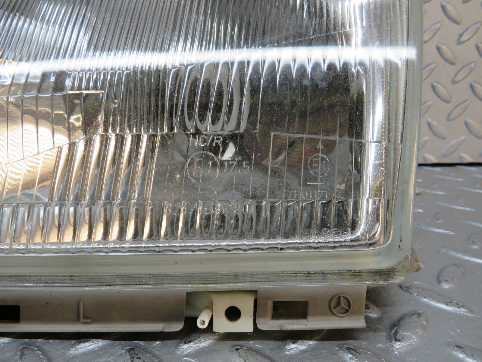 39679 Mercedes-Benz R129 320SL Headlight Bosch Left Side 0301090721 1298207361