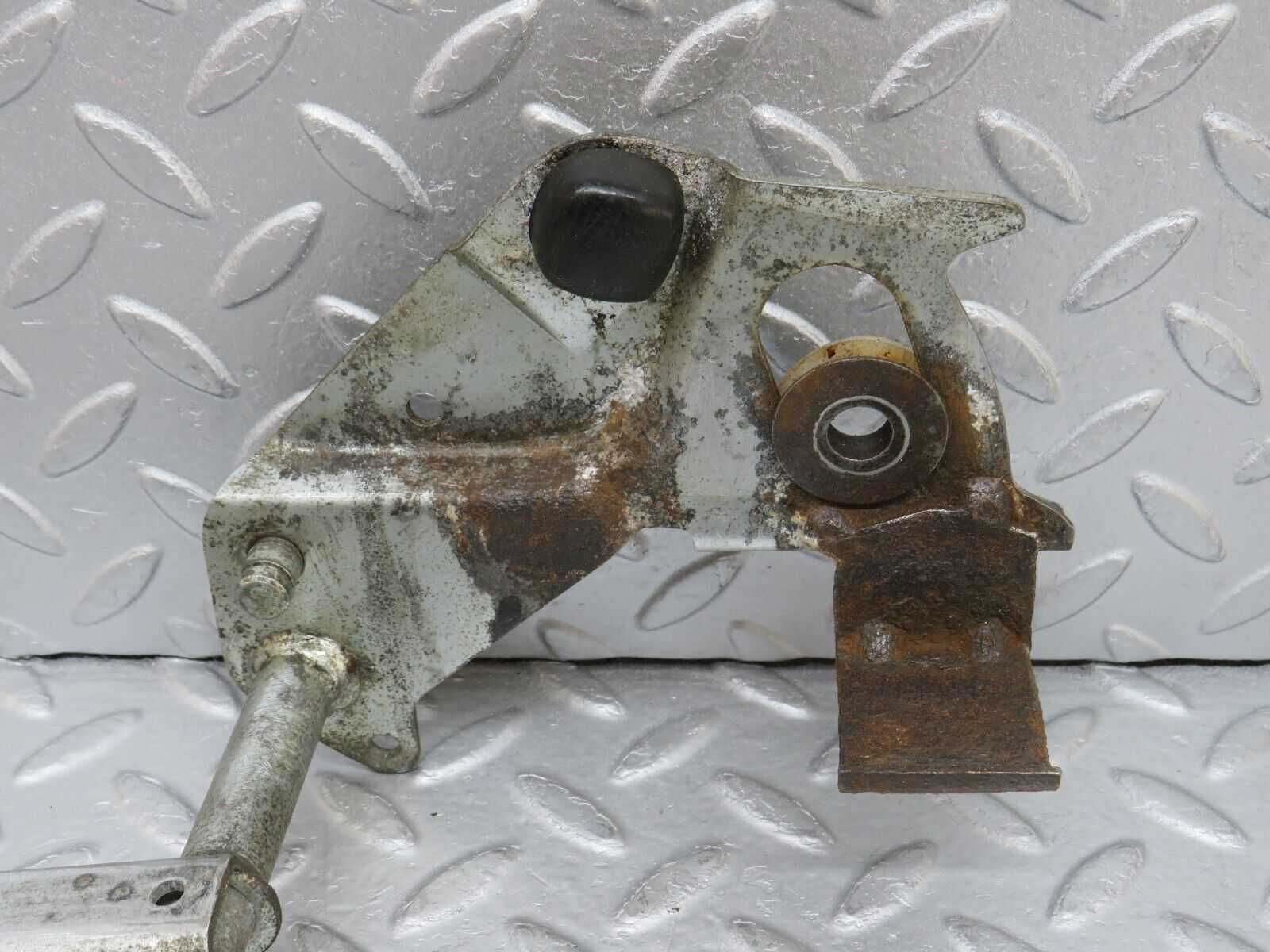 35590 Mercedes-Benz R107 280SL Front Left Seat Sliding Adjust Handle