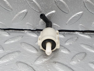 41653 Mercedes-Benz W124 200E Windscreen Washer Fluid Distributor