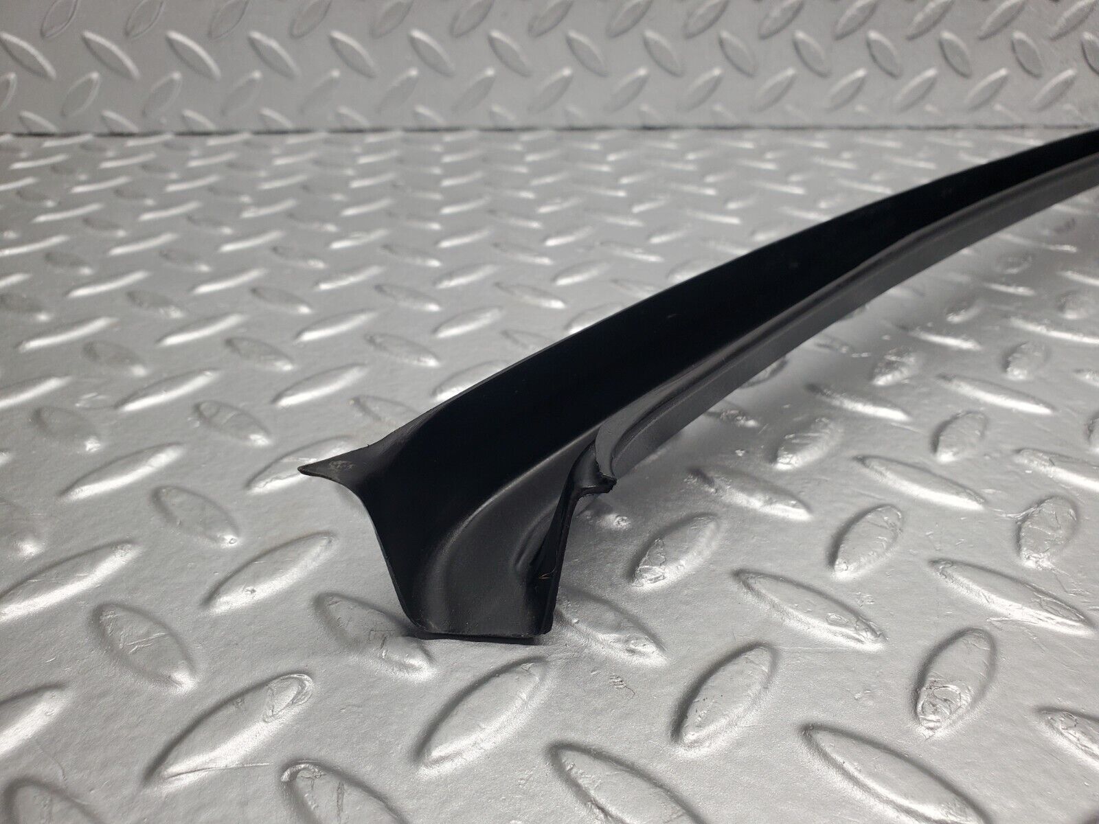 46252 Mercedes-Benz W124 280E Rear Right Door Window Frame Trim 1247350271