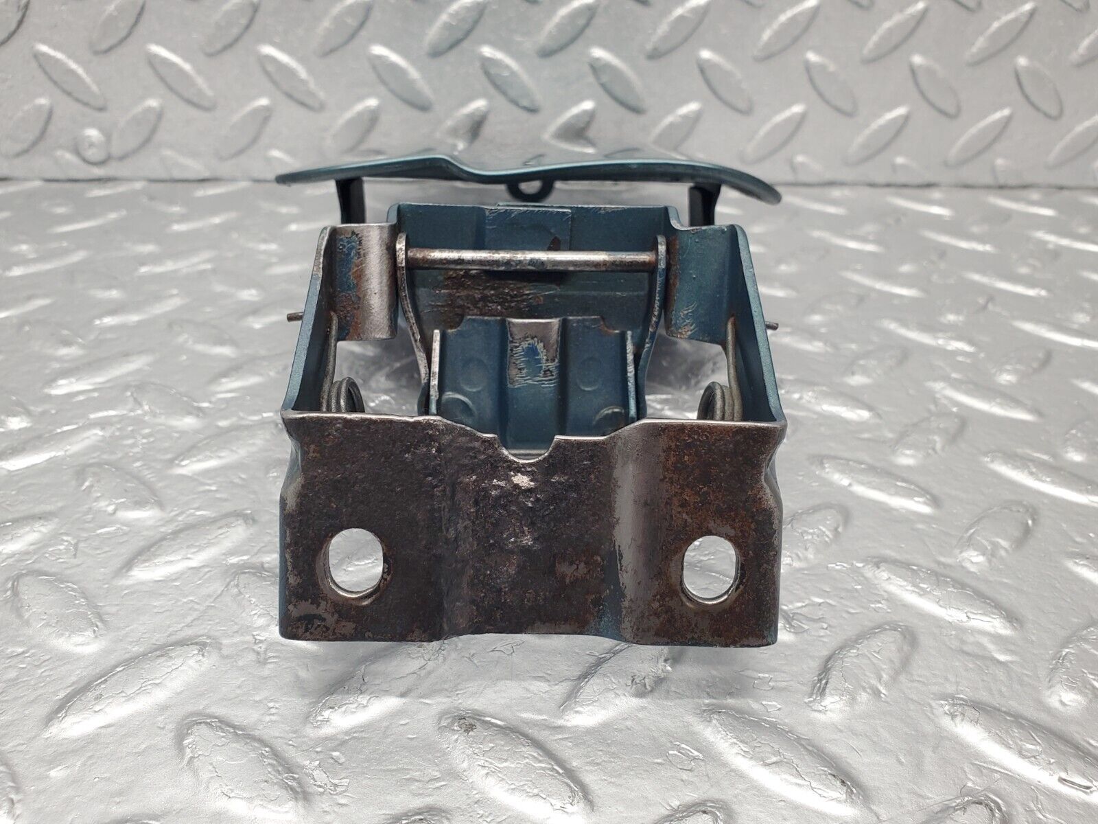 46482 Mercedes-Benz C123 280CE Coupe Fuel Tank Flap Cap 1235840039